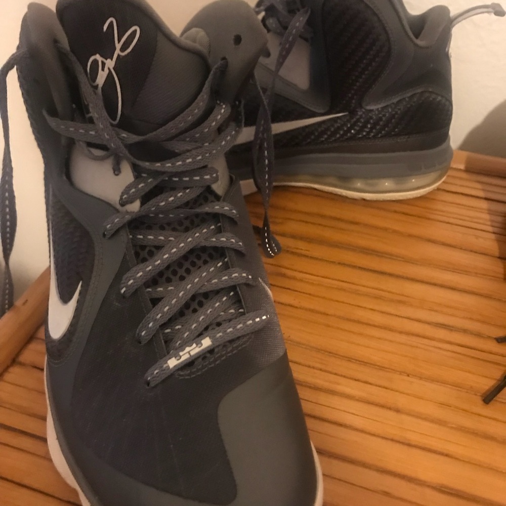 Nike Lebron James